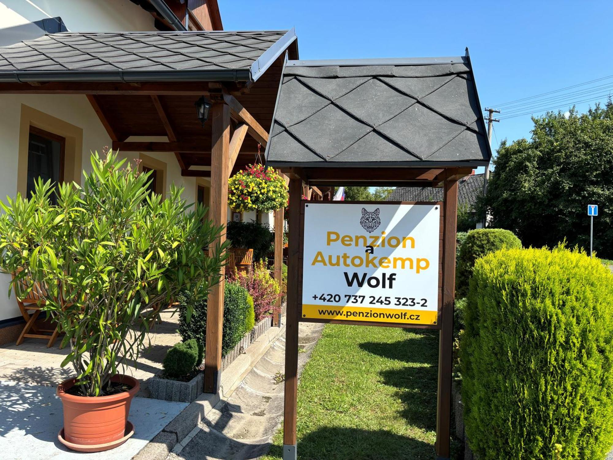 Penzion A Autokemp Wolf Česká Skalice Buitenkant foto