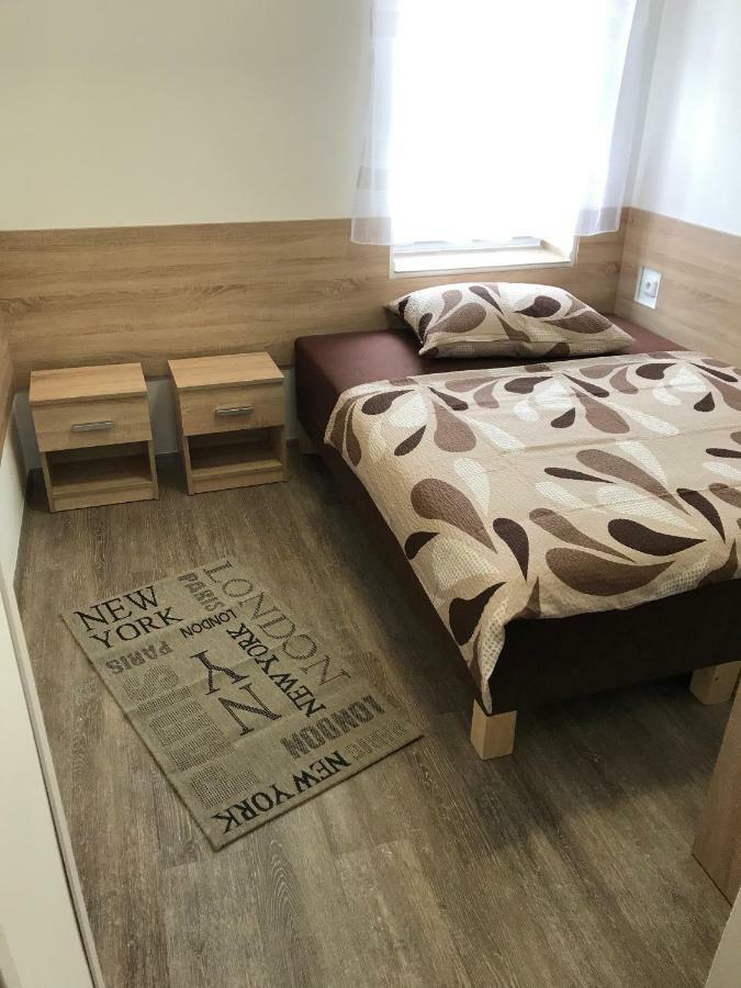 Penzion A Autokemp Wolf Česká Skalice Buitenkant foto